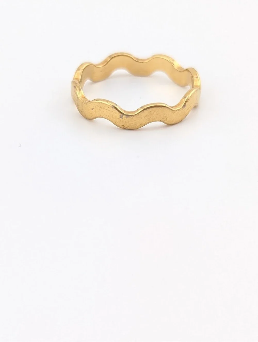 Vintage Avon Gold Wavy Band Ring - Gold Estate Jewelry